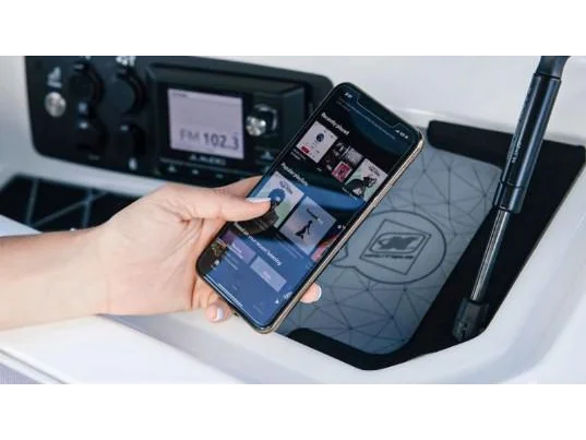 SCANSTRUT ROKK Wireless - Sub. Waterproof wireless charger 12/24V | SC-CW-07E | SC-CW-07E *ON SALE WHILE SUPPLIES LAST* - Image 3