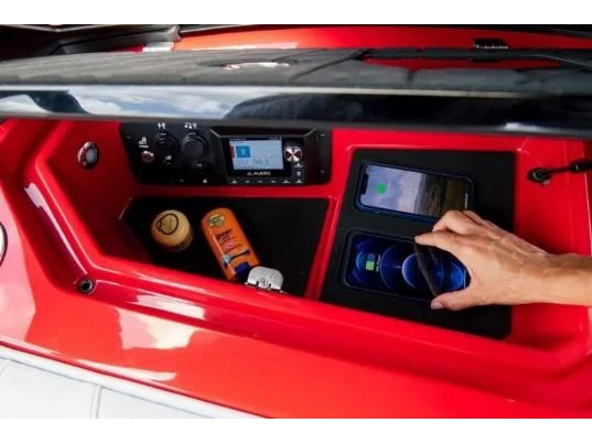 SCANSTRUT ROKK Wireless - Sub. Waterproof wireless charger 12/24V | SC-CW-07E | SC-CW-07E *ON SALE WHILE SUPPLIES LAST* - Image 4